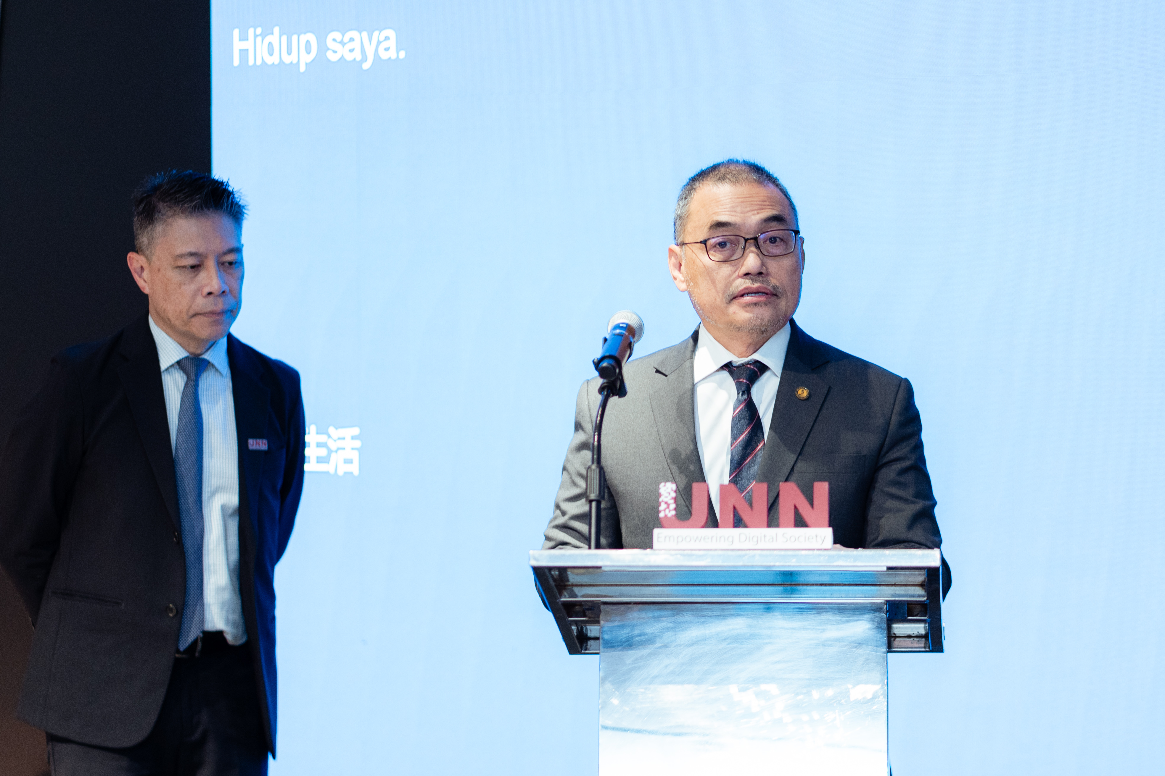GOH YM Dato Seri Paduka Awg Haji Khairuddin delivering his opening remarks.